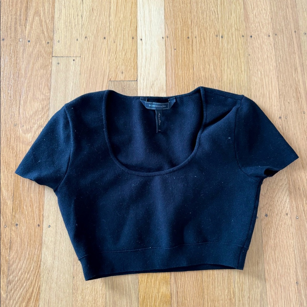 XXS black BCBG Maxazria short sleeve ribbed cropped top - great condition